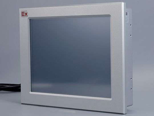 防爆顯示器在石油化工行業(yè)發(fā)揮著怎樣的作用
