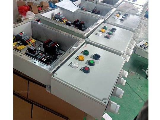 防爆配電箱的內(nèi)部有哪些模塊組成